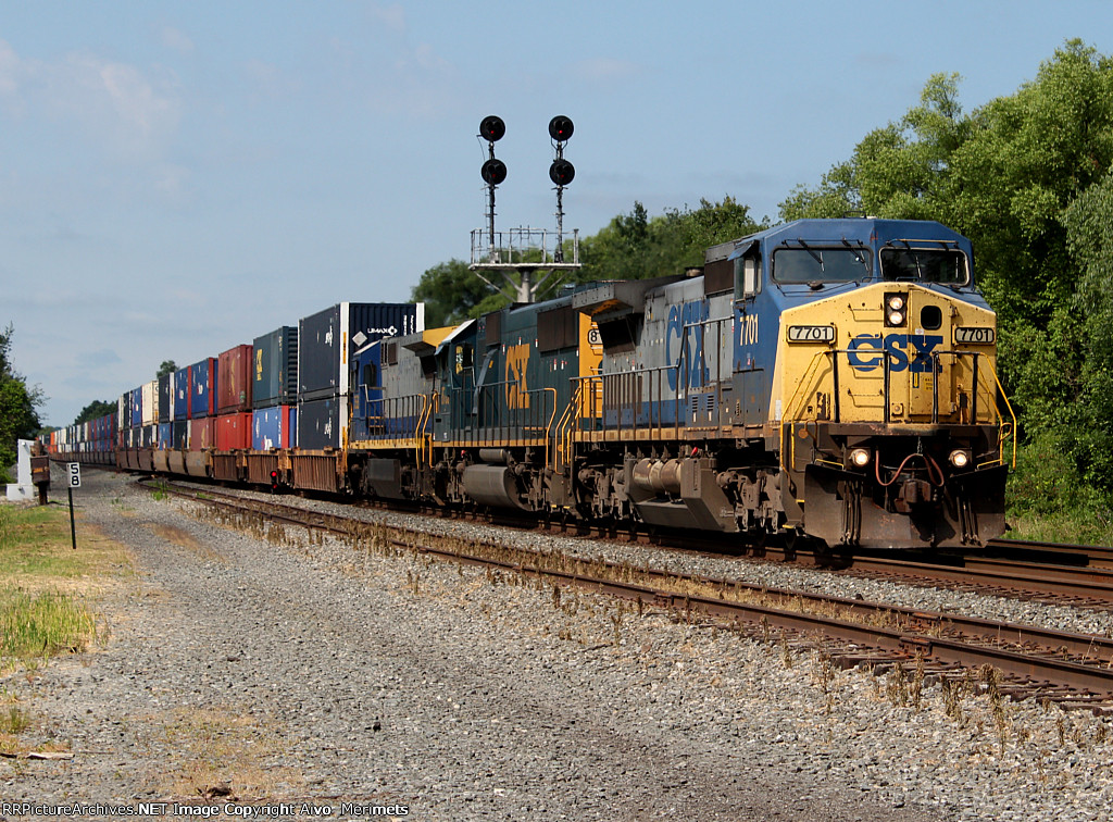 Eastbound intermodal at CP 58